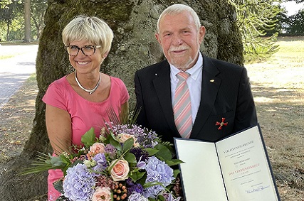 Heinrich Hiep mit dem Verdienstkreuz der Bundesrepublik Deutschland ausgezeichnet